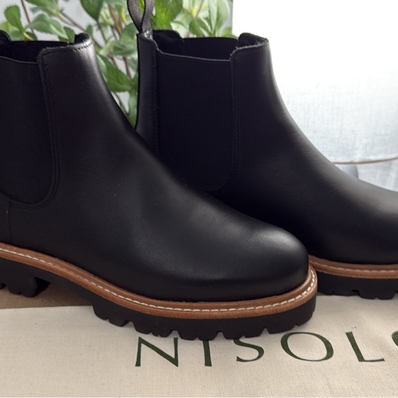 Nisolo Shoes - Nisolo 💯 Black Leather Chelsea Boots